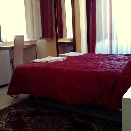 Hotel Conte Ruggero Serra San Bruno Chambre photo