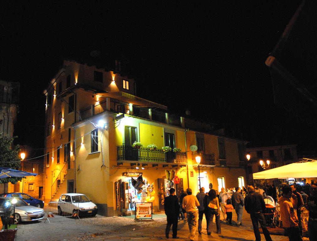 Hotel Conte Ruggero Serra San Bruno Extérieur photo