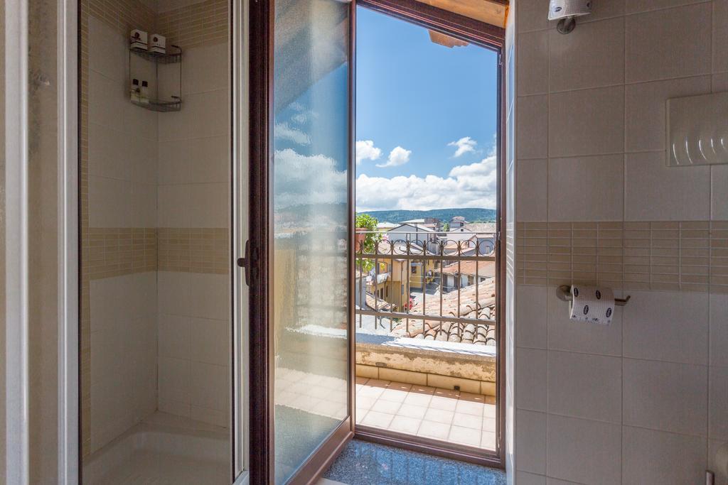 Hotel Conte Ruggero Serra San Bruno Extérieur photo