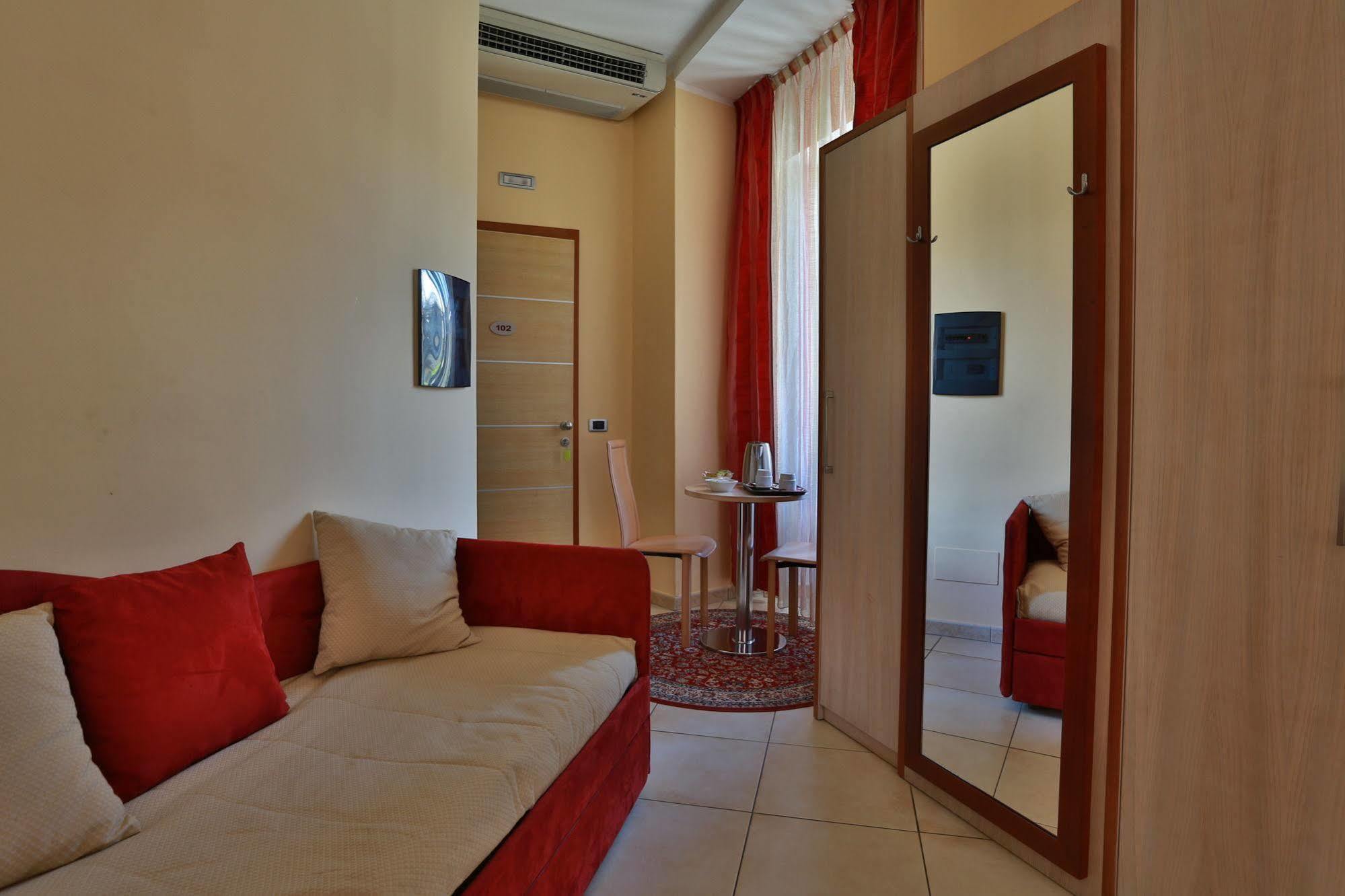 Hotel Conte Ruggero Serra San Bruno Extérieur photo