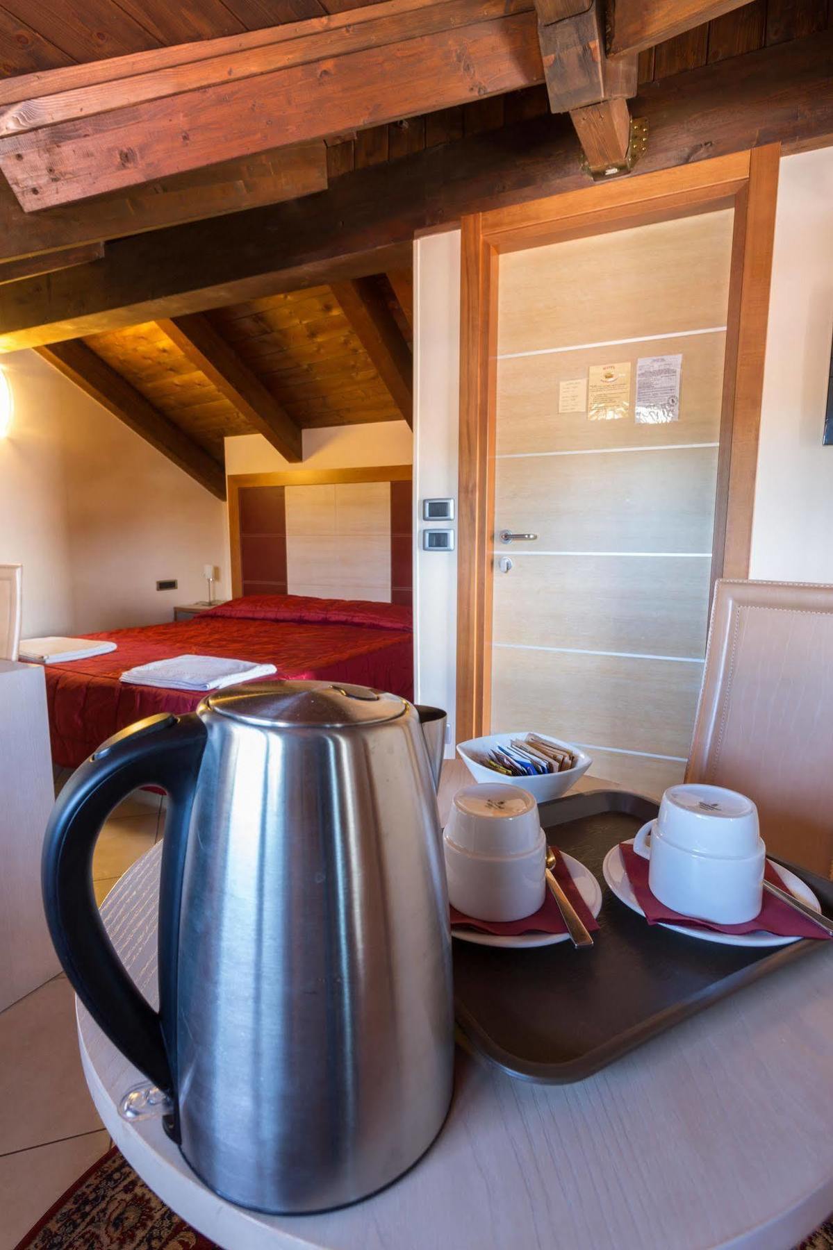 Hotel Conte Ruggero Serra San Bruno Extérieur photo