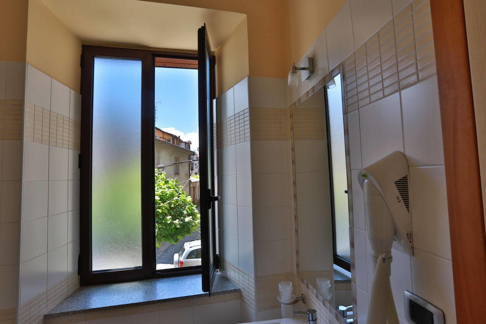 Hotel Conte Ruggero Serra San Bruno Extérieur photo
