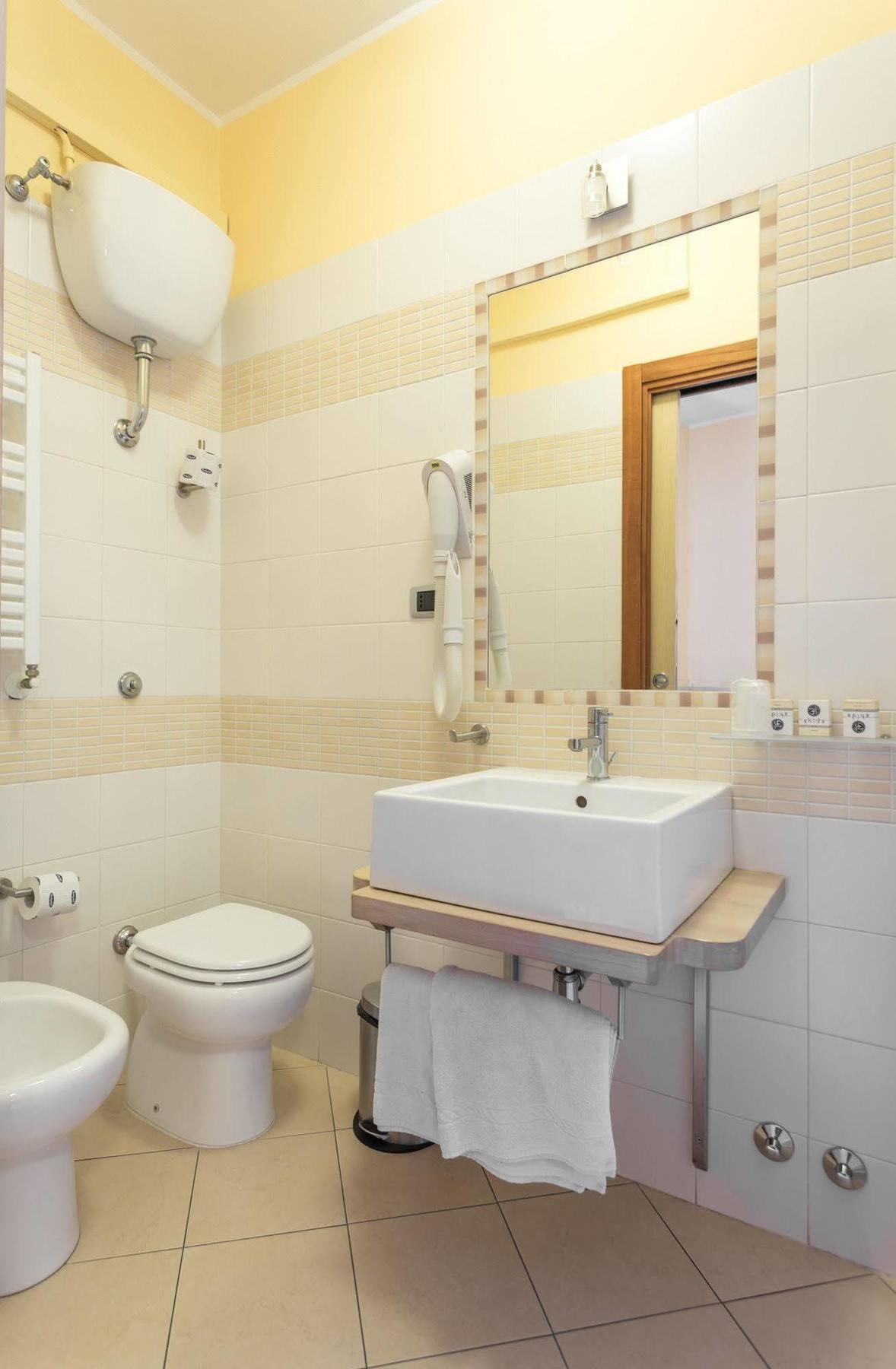 Hotel Conte Ruggero Serra San Bruno Extérieur photo