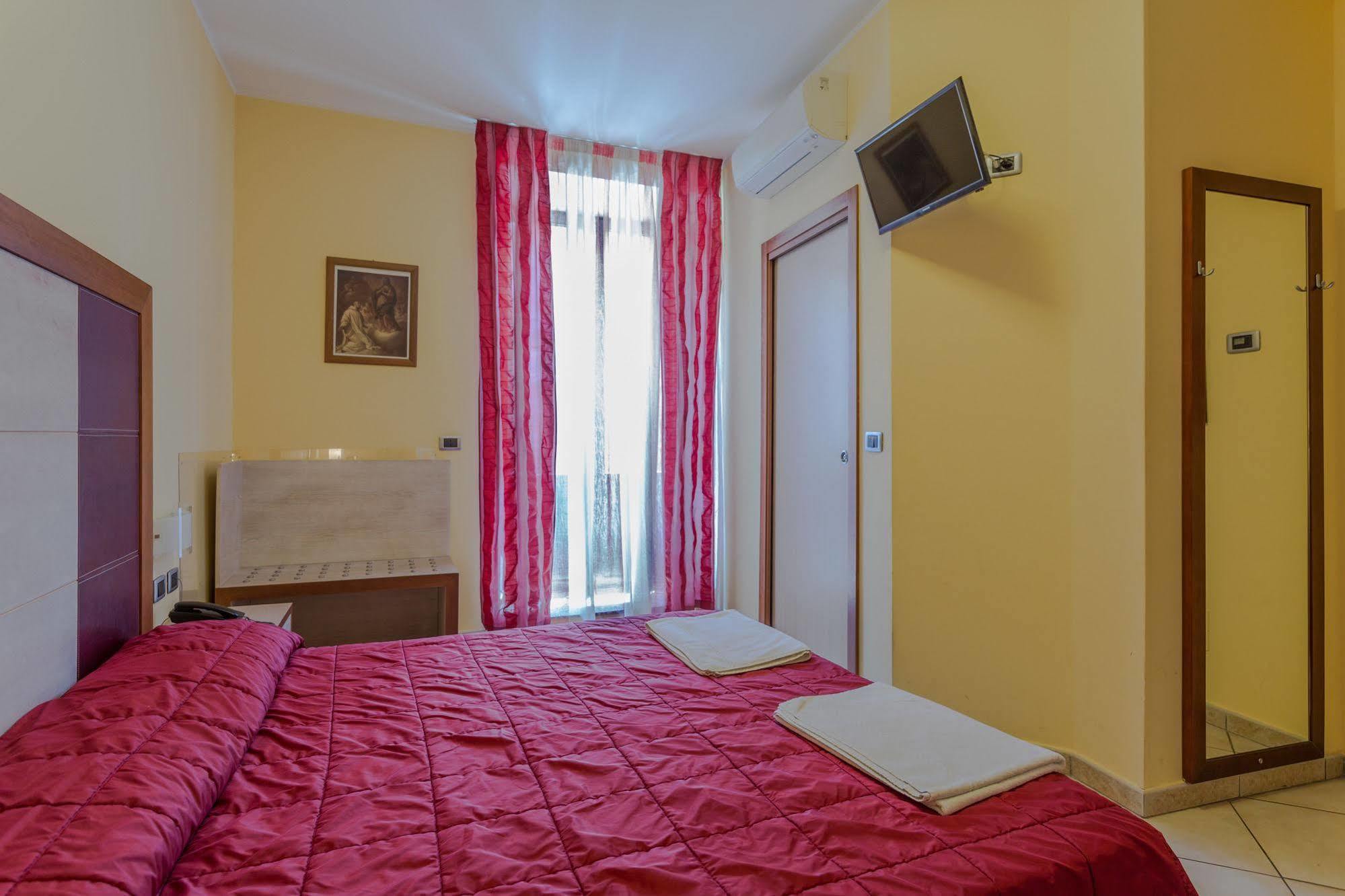 Hotel Conte Ruggero Serra San Bruno Extérieur photo