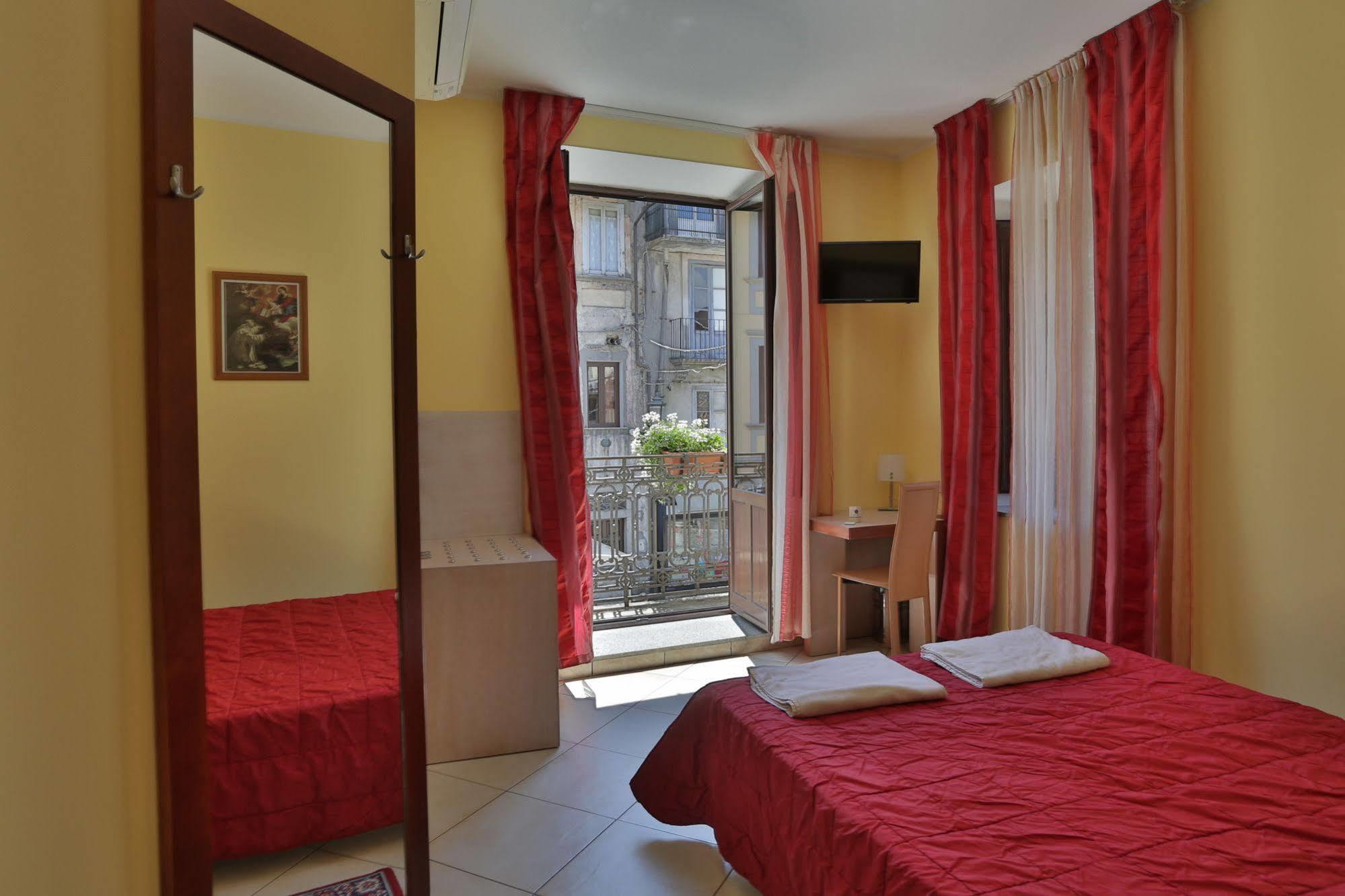 Hotel Conte Ruggero Serra San Bruno Extérieur photo