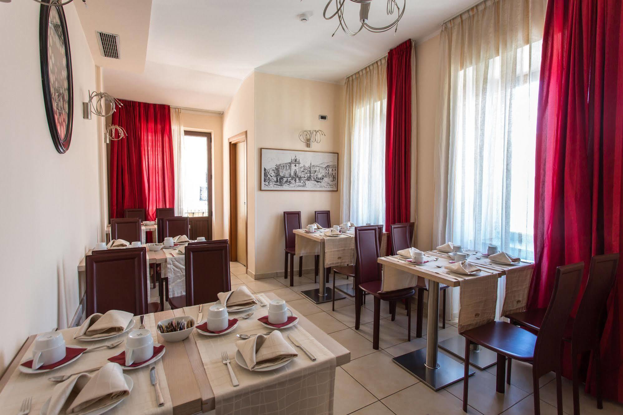 Hotel Conte Ruggero Serra San Bruno Extérieur photo
