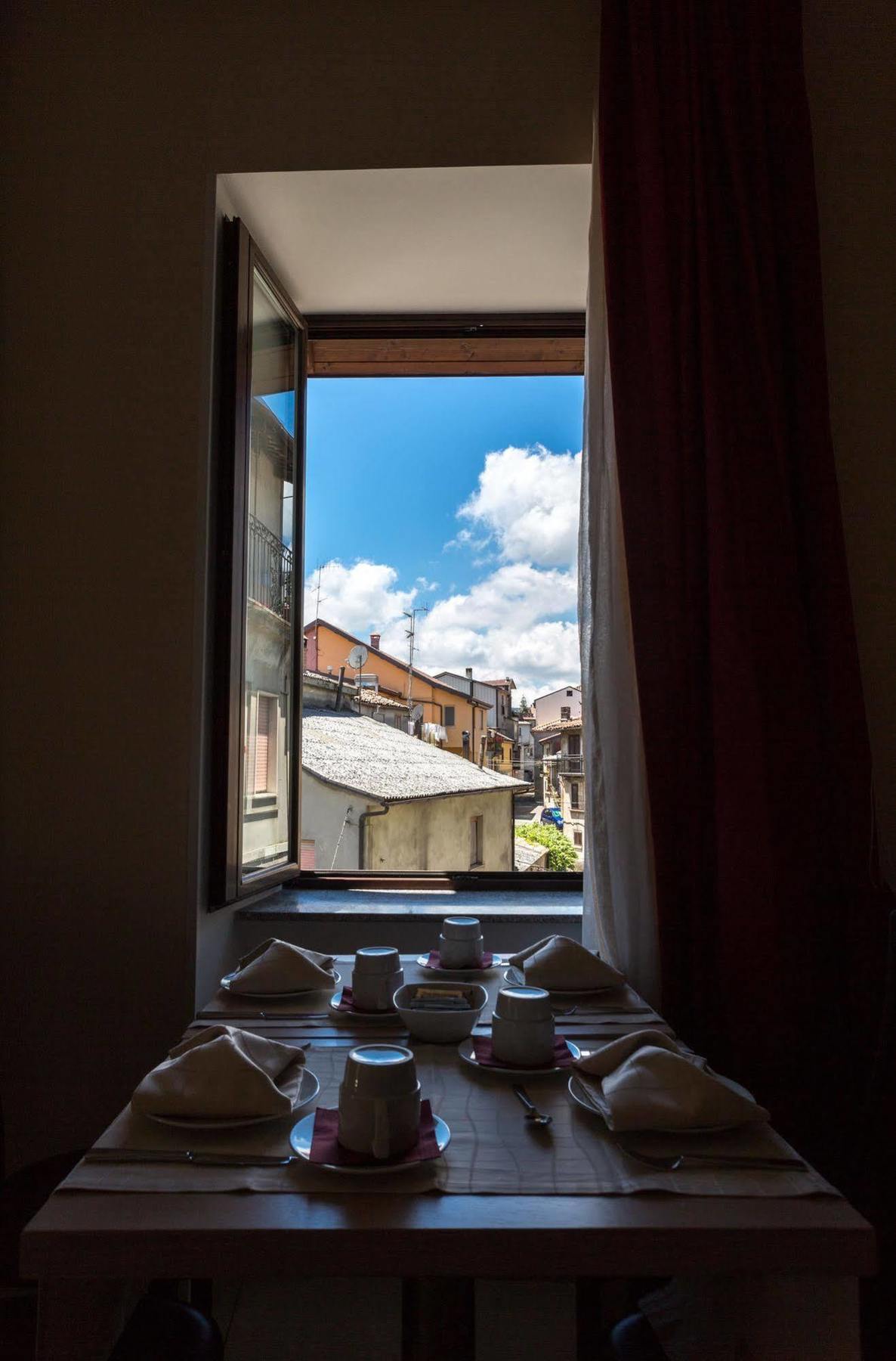 Hotel Conte Ruggero Serra San Bruno Extérieur photo