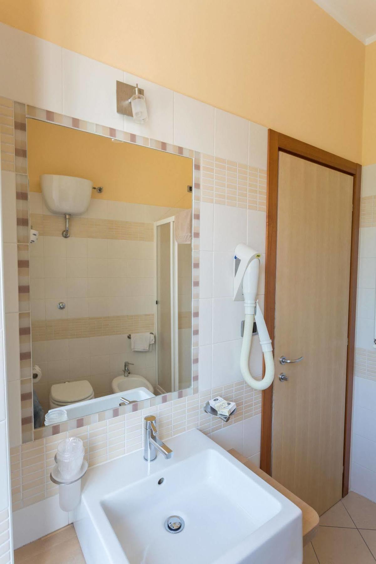 Hotel Conte Ruggero Serra San Bruno Extérieur photo