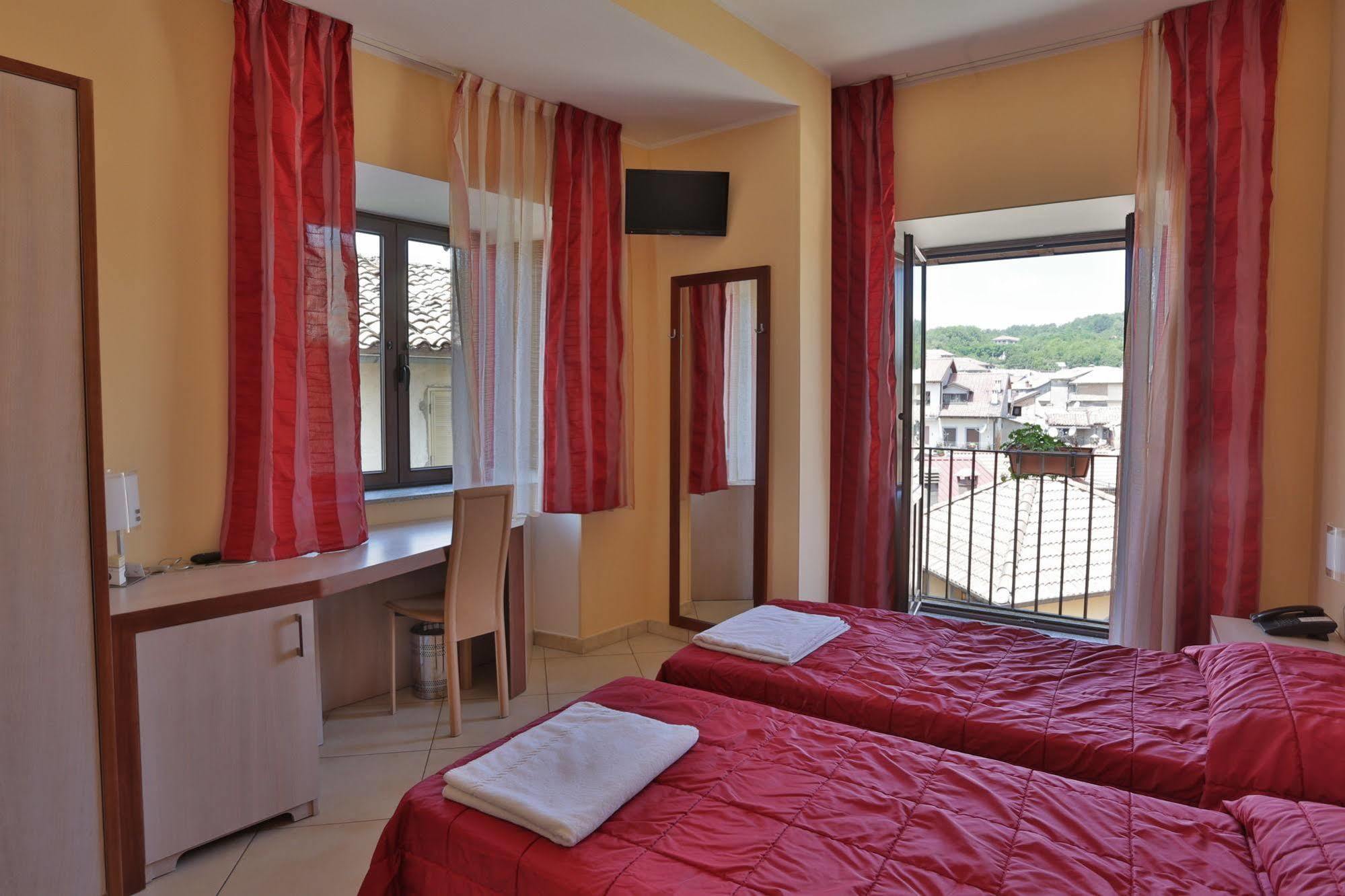 Hotel Conte Ruggero Serra San Bruno Extérieur photo