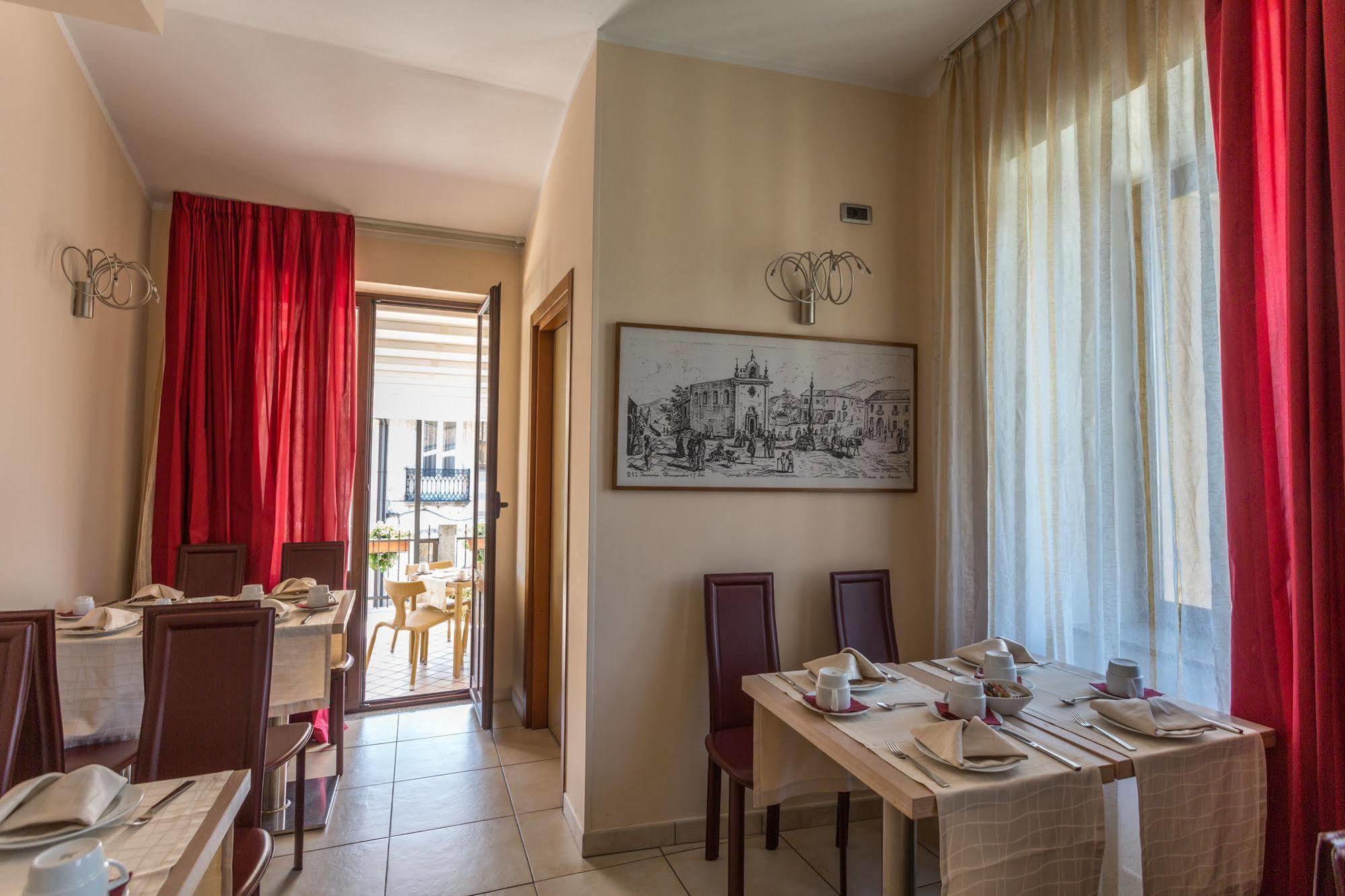 Hotel Conte Ruggero Serra San Bruno Extérieur photo